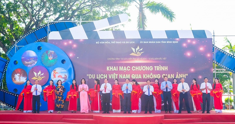 Khai mạc Chương trình Du lịch Việt Nam qua không gian ảnh